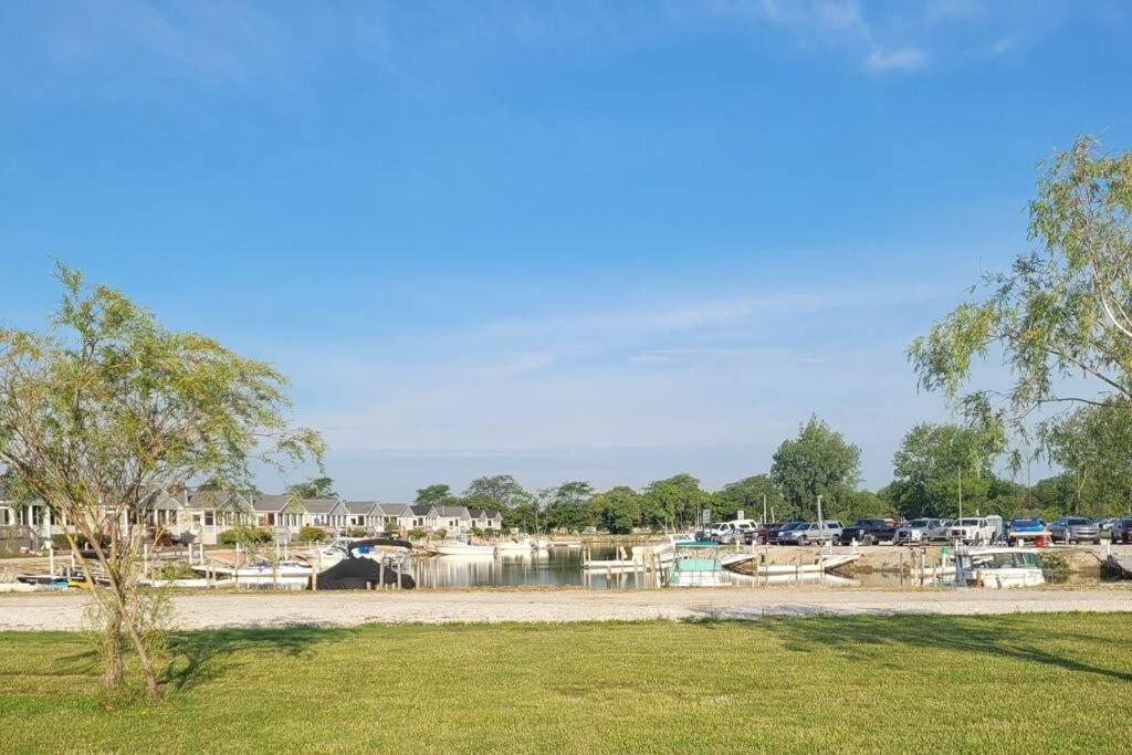 Sunnie Days Condo In Oak Harbor On Lake Erie! Sand Beach Bagian luar foto