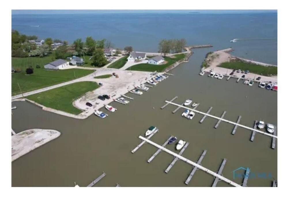 Sunnie Days Condo In Oak Harbor On Lake Erie! Sand Beach Bagian luar foto