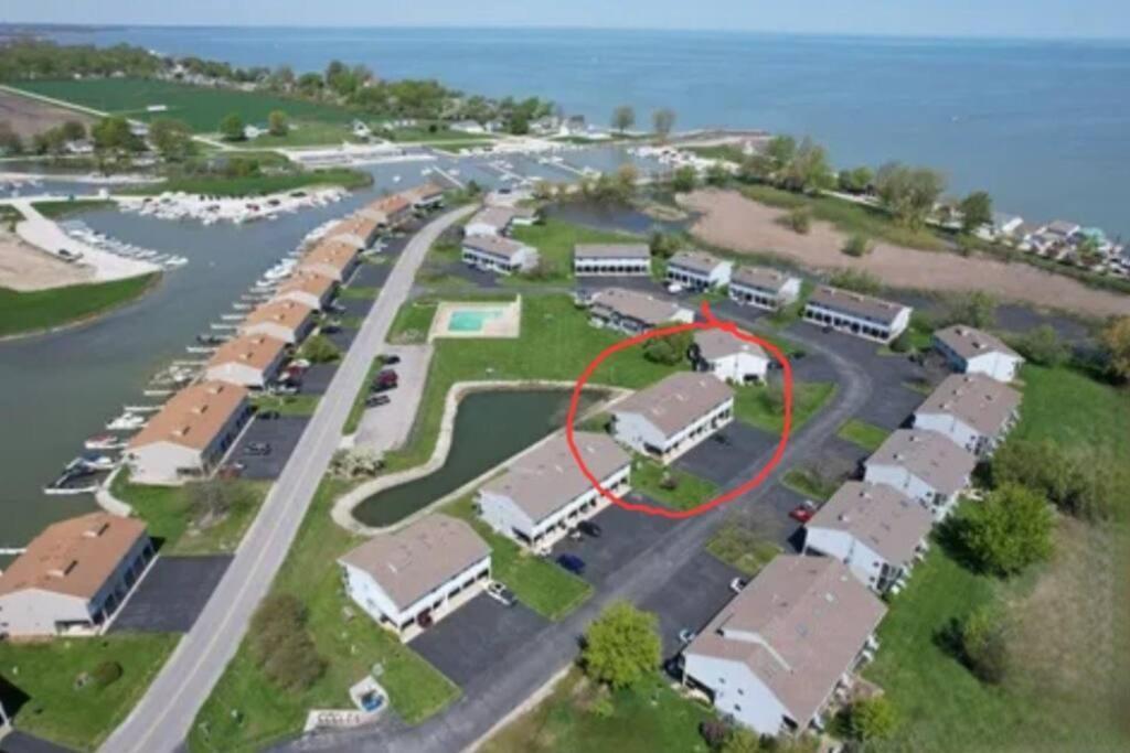 Sunnie Days Condo In Oak Harbor On Lake Erie! Sand Beach Bagian luar foto